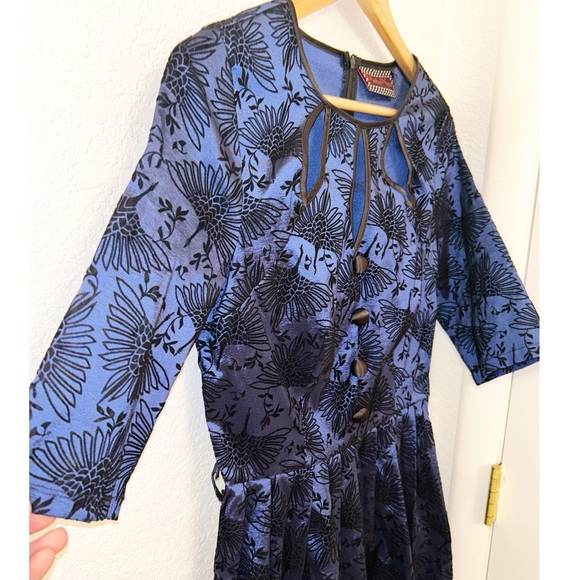 VOODOO VIXEN Paula Swing dress MIDI pleated with keyhole detail BLUE SZ: Medium - Picture 6 of 16